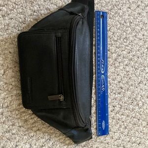 Kenneth Cole leather Fannie pack black 12 x 5.5 x 3